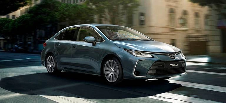 Новая Toyota&nbsp;Corolla в России: бизнес-седан в компактном формате
